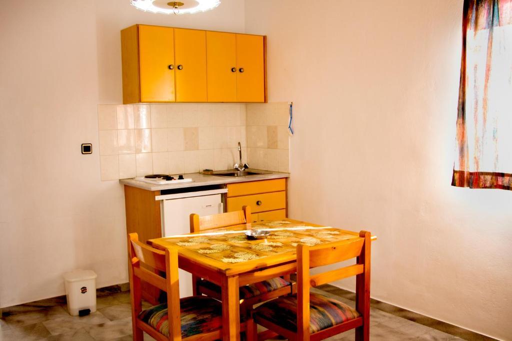 Popi Hotel Apartments Agia Marina  ภายนอก รูปภาพ