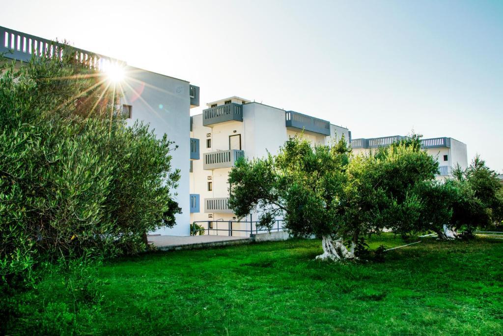 Popi Hotel Apartments Agia Marina  ภายนอก รูปภาพ
